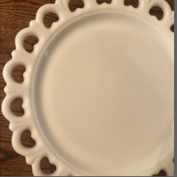ANTIQUE 1920-30’s HEART LACE MILK GLASS PLATTER - Picture 3 of 8